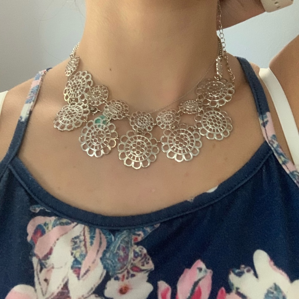 Elegant silver floral necklace